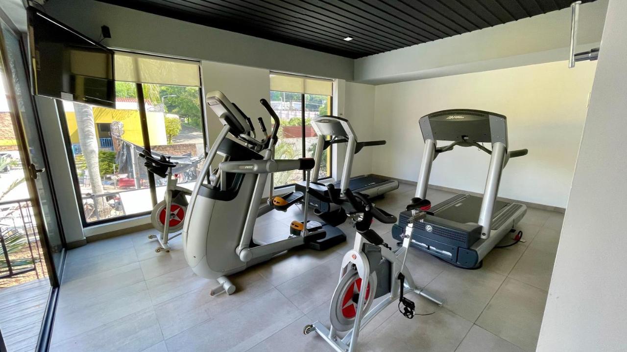 Beverly Hills: Hotel And Business Nuevo Cuscatlan Exteriör bild