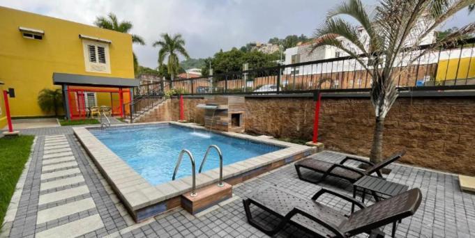 Beverly Hills: Hotel And Business Nuevo Cuscatlan Exteriör bild