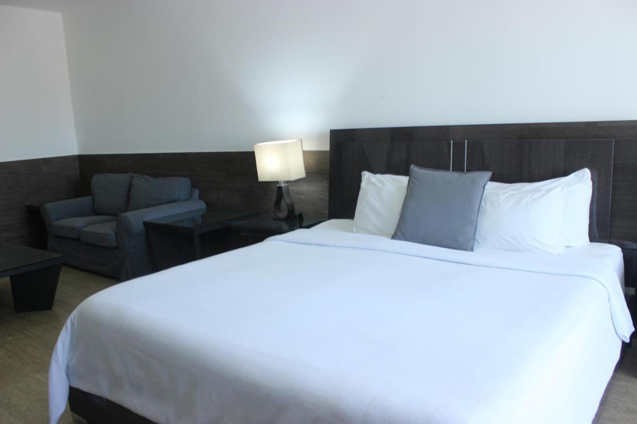 Beverly Hills: Hotel And Business Nuevo Cuscatlan Exteriör bild