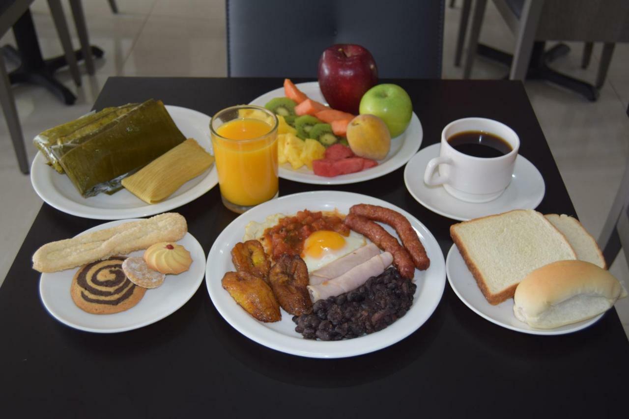 Beverly Hills: Hotel And Business Nuevo Cuscatlan Exteriör bild