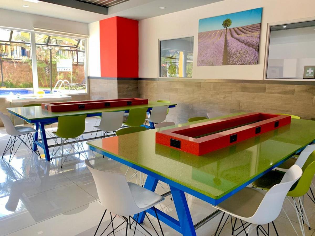 Beverly Hills: Hotel And Business Nuevo Cuscatlan Exteriör bild